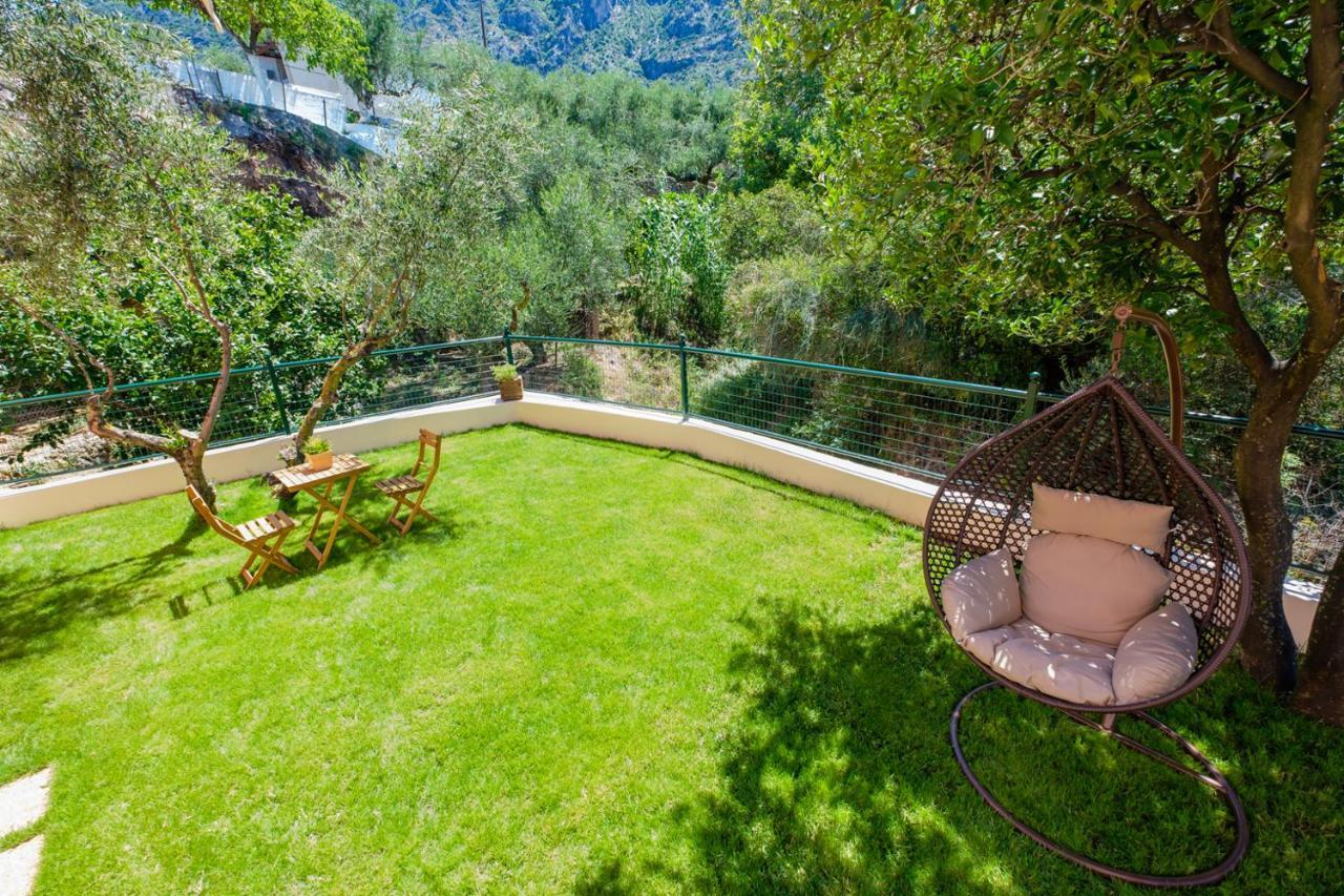 Almyros Aktis Private Garden Apartment กาลามาตา ภายนอก รูปภาพ